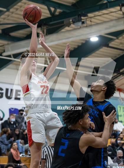 Thumbnail 2 in Capital Christian vs. Jesuit (Simply Showdown) photogallery.