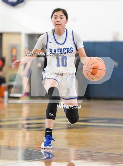 Thumbnail 2 in Caruthers vs. Sunrise Mountain (Nike Tournament of Champions) photogallery.