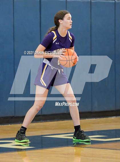 Thumbnail 2 in Caruthers vs. Sunrise Mountain (Nike Tournament of Champions) photogallery.