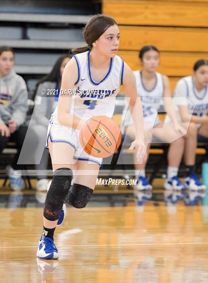 Thumbnail 2 in Caruthers vs. Sunrise Mountain (Nike Tournament of Champions) photogallery.