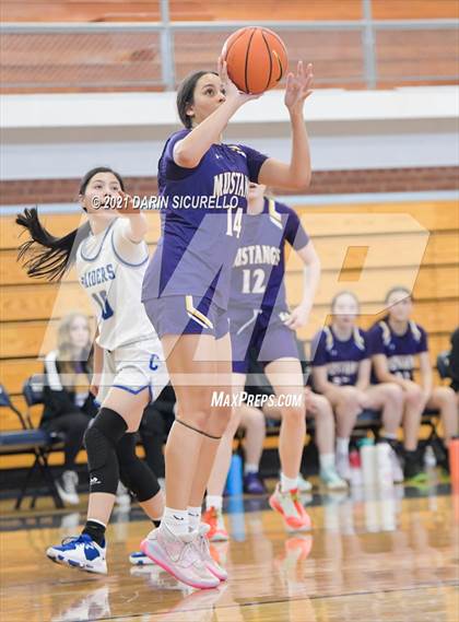 Thumbnail 1 in Caruthers vs. Sunrise Mountain (Nike Tournament of Champions) photogallery.