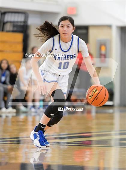 Thumbnail 2 in Caruthers vs. Sunrise Mountain (Nike Tournament of Champions) photogallery.