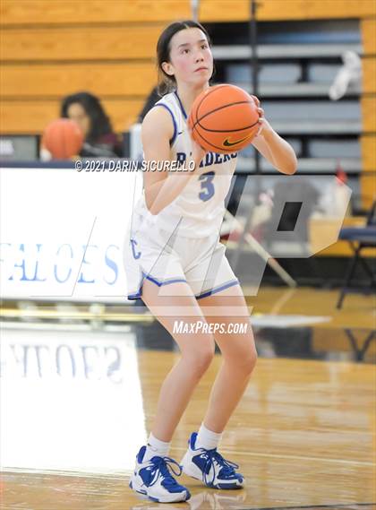 Thumbnail 1 in Caruthers vs. Sunrise Mountain (Nike Tournament of Champions) photogallery.