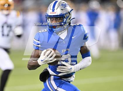 Thumbnail 1 in Archbishop Moeller vs. Olentangy Liberty (OHSAA Division 1 Final) photogallery.