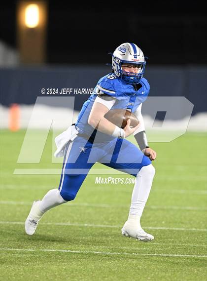 Thumbnail 1 in Archbishop Moeller vs. Olentangy Liberty (OHSAA Division 1 Final) photogallery.