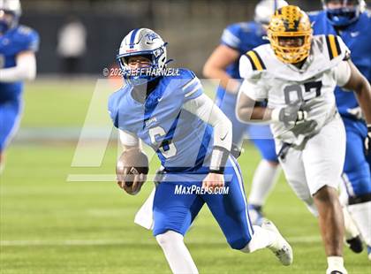 Thumbnail 1 in Archbishop Moeller vs. Olentangy Liberty (OHSAA Division 1 Final) photogallery.