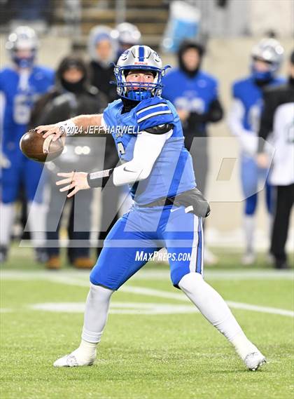 Thumbnail 2 in Archbishop Moeller vs. Olentangy Liberty (OHSAA Division 1 Final) photogallery.