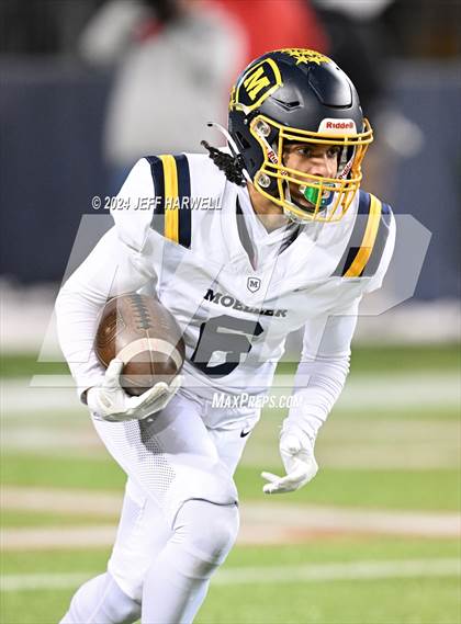 Thumbnail 2 in Archbishop Moeller vs. Olentangy Liberty (OHSAA Division 1 Final) photogallery.