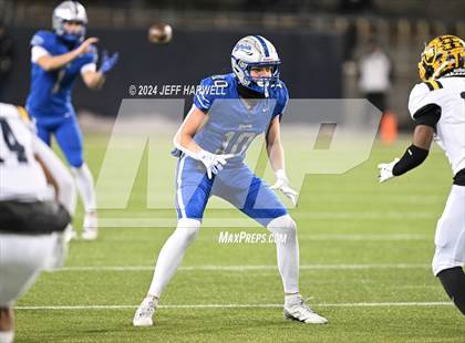 Thumbnail 2 in Archbishop Moeller vs. Olentangy Liberty (OHSAA Division 1 Final) photogallery.