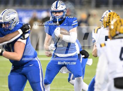 Thumbnail 1 in Archbishop Moeller vs. Olentangy Liberty (OHSAA Division 1 Final) photogallery.