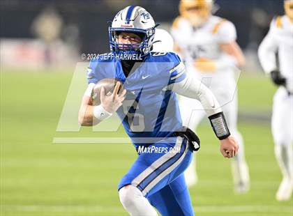 Thumbnail 2 in Archbishop Moeller vs. Olentangy Liberty (OHSAA Division 1 Final) photogallery.