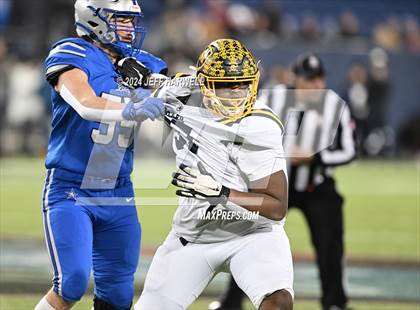 Thumbnail 3 in Archbishop Moeller vs. Olentangy Liberty (OHSAA Division 1 Final) photogallery.