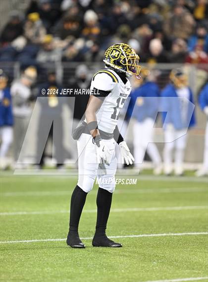 Thumbnail 2 in Archbishop Moeller vs. Olentangy Liberty (OHSAA Division 1 Final) photogallery.