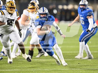 Thumbnail 3 in Archbishop Moeller vs. Olentangy Liberty (OHSAA Division 1 Final) photogallery.