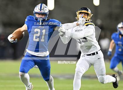 Thumbnail 3 in Archbishop Moeller vs. Olentangy Liberty (OHSAA Division 1 Final) photogallery.