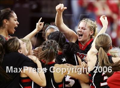 Thumbnail 1 in Troy vs. Cardondelet (CIF State D2 Final) photogallery.