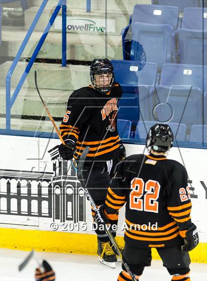 Thumbnail 3 in Woburn Memorial vs Springfield Cathedral (MIAA Super 8 Game 1) photogallery.