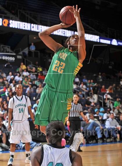 Thumbnail 3 in Long Beach Poly vs. Canyon Springs (CIF SoCal Regional D1 Final) photogallery.