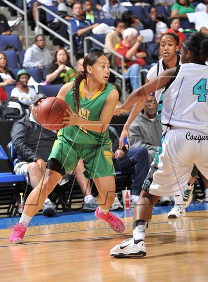 Thumbnail 2 in Long Beach Poly vs. Canyon Springs (CIF SoCal Regional D1 Final) photogallery.