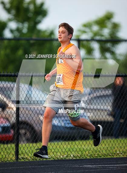 Thumbnail 2 in KHSAA Class A Region 3 Track and Field Championships photogallery.