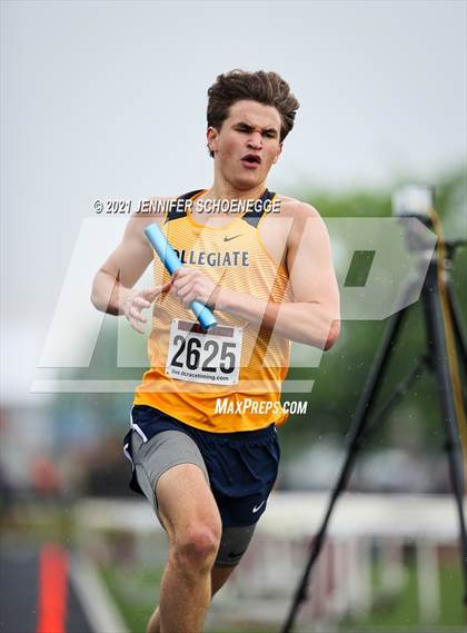 Thumbnail 2 in KHSAA Class A Region 3 Track and Field Championships photogallery.