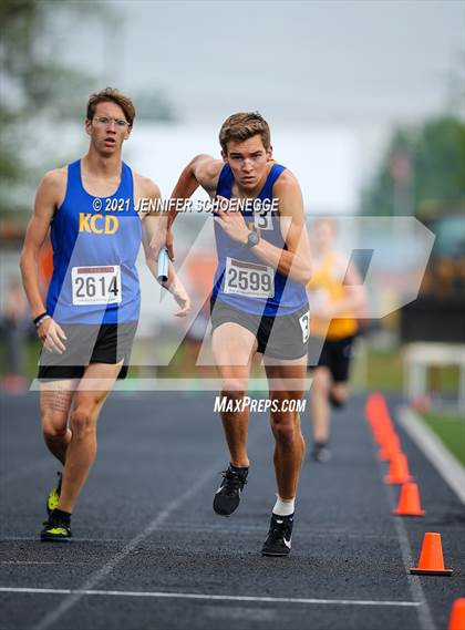 Thumbnail 3 in KHSAA Class A Region 3 Track and Field Championships photogallery.