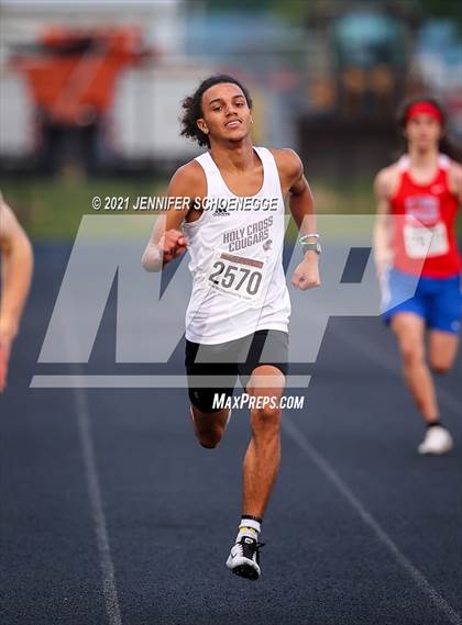 Thumbnail 3 in KHSAA Class A Region 3 Track and Field Championships photogallery.