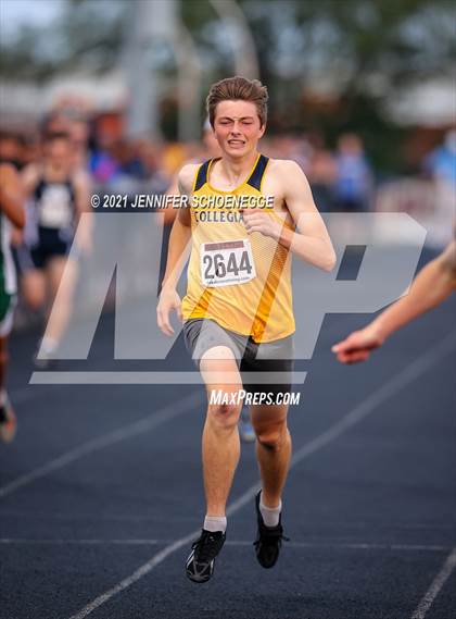 Thumbnail 2 in KHSAA Class A Region 3 Track and Field Championships photogallery.