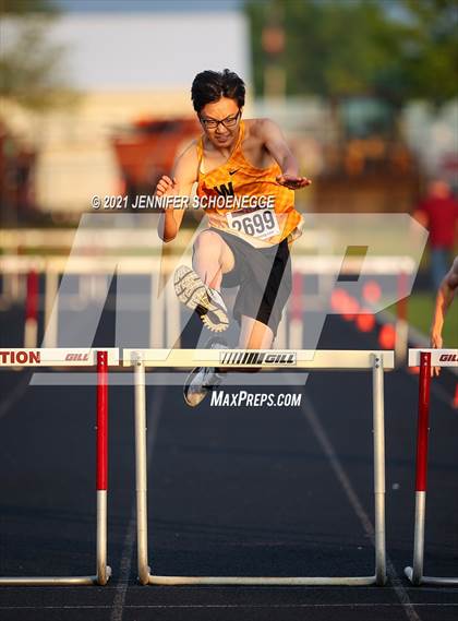 Thumbnail 1 in KHSAA Class A Region 3 Track and Field Championships photogallery.