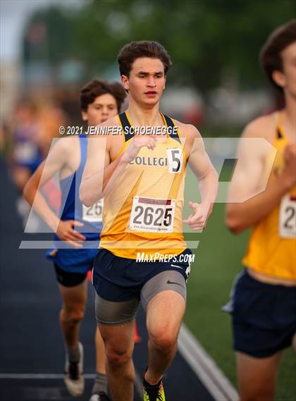 Thumbnail 2 in KHSAA Class A Region 3 Track and Field Championships photogallery.