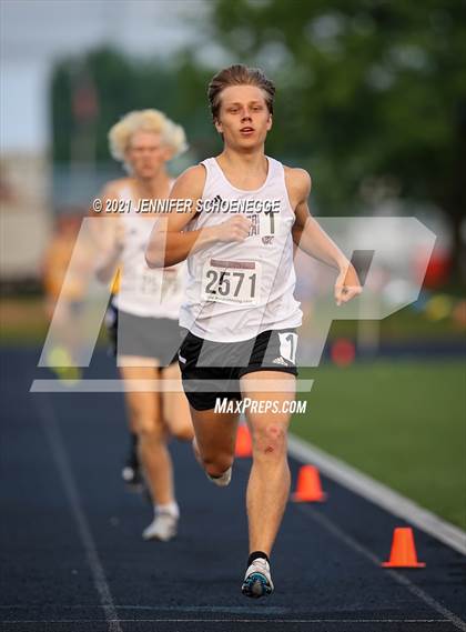 Thumbnail 2 in KHSAA Class A Region 3 Track and Field Championships photogallery.