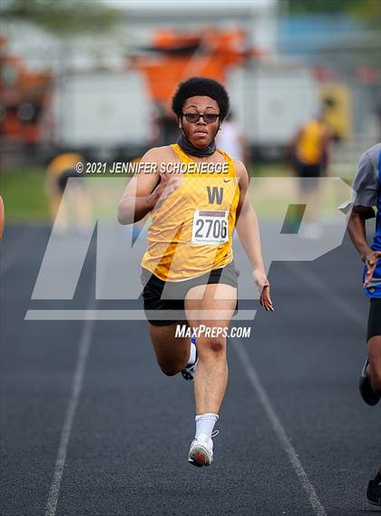 Thumbnail 2 in KHSAA Class A Region 3 Track and Field Championships photogallery.