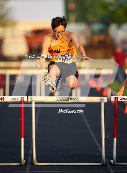 Thumbnail 2 in KHSAA Class A Region 3 Track and Field Championships photogallery.