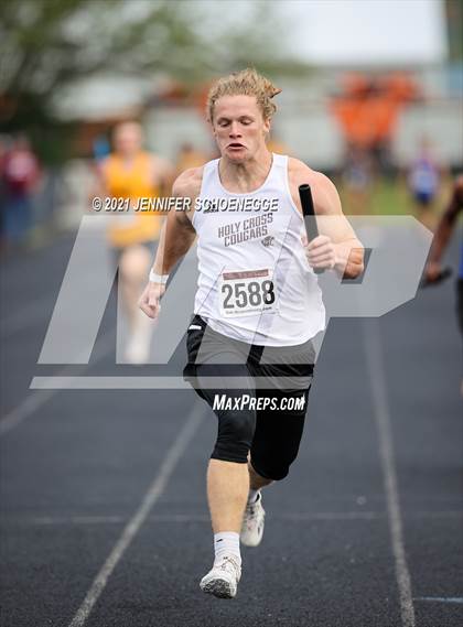 Thumbnail 2 in KHSAA Class A Region 3 Track and Field Championships photogallery.