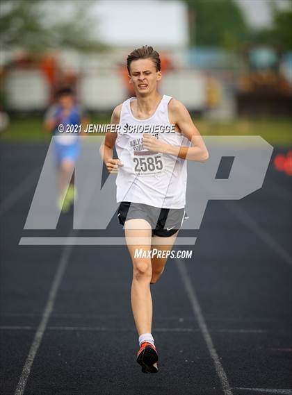 Thumbnail 1 in KHSAA Class A Region 3 Track and Field Championships photogallery.