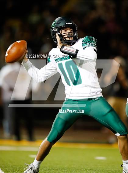 Thumbnail 3 in Youngker @ Marcos de Niza photogallery.