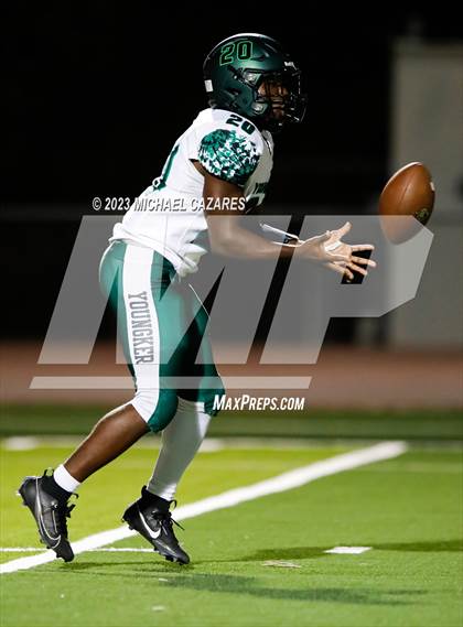 Thumbnail 2 in Youngker @ Marcos de Niza photogallery.