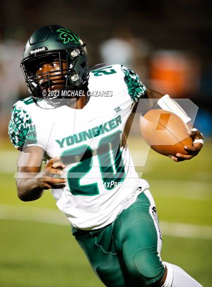 Thumbnail 1 in Youngker @ Marcos de Niza photogallery.