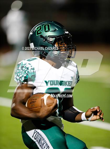 Thumbnail 3 in Youngker @ Marcos de Niza photogallery.