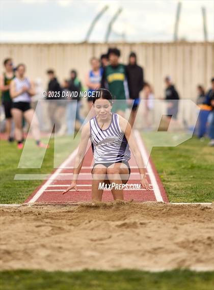 Thumbnail 1 in Southern League Track and Field photogallery.