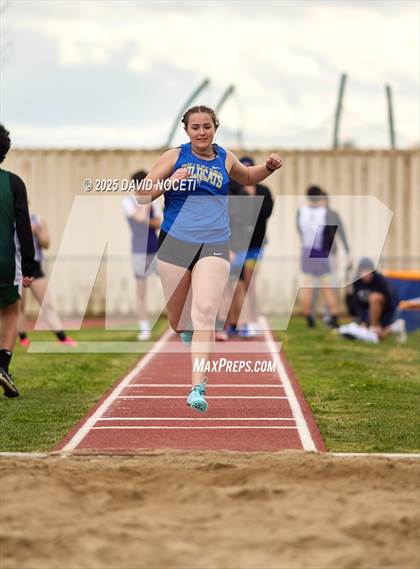 Thumbnail 2 in Southern League Track and Field photogallery.
