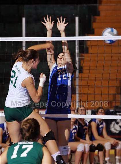 Thumbnail 1 in Lindenhurst vs. West Irondequoit (NYSPHSAA Class AA Pool Play) photogallery.