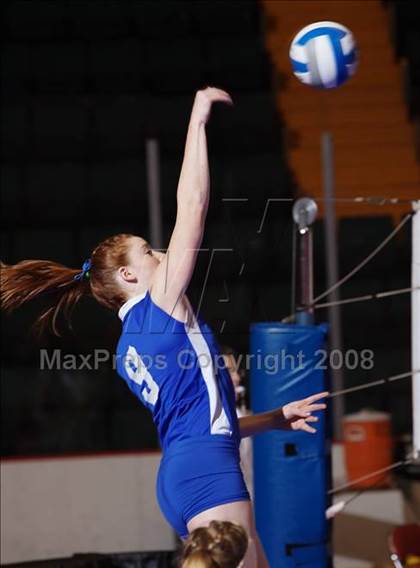 Thumbnail 2 in Lindenhurst vs. West Irondequoit (NYSPHSAA Class AA Pool Play) photogallery.