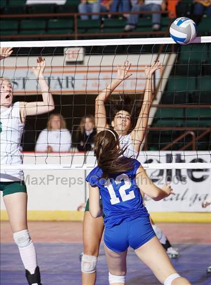 Thumbnail 2 in Lindenhurst vs. West Irondequoit (NYSPHSAA Class AA Pool Play) photogallery.