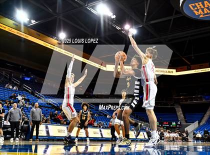 Thumbnail 1 in Crespi vs. Mater Dei photogallery.