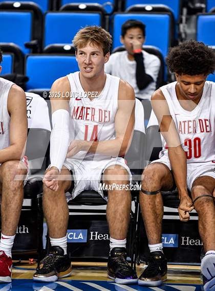 Thumbnail 1 in Crespi vs. Mater Dei photogallery.