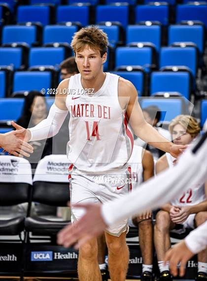 Thumbnail 3 in Crespi vs. Mater Dei photogallery.