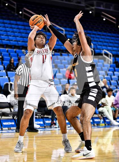 Thumbnail 3 in Crespi vs. Mater Dei photogallery.