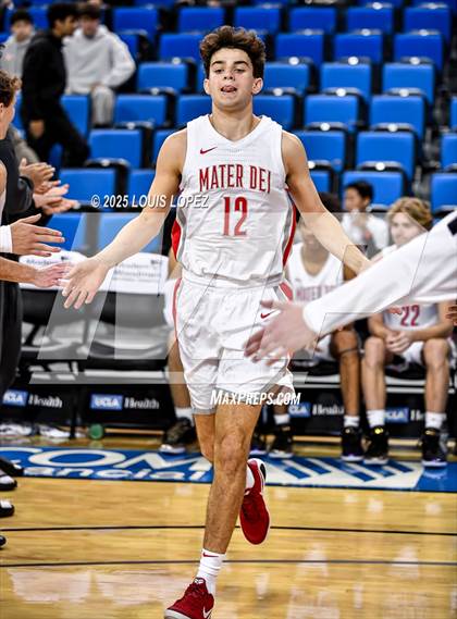 Thumbnail 2 in Crespi vs. Mater Dei photogallery.