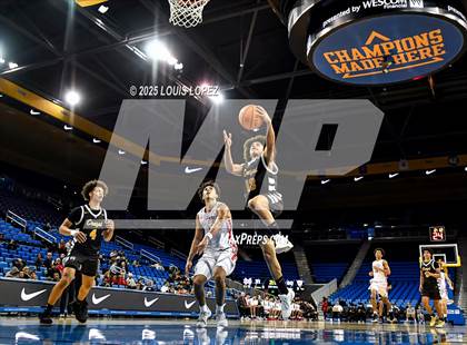 Thumbnail 1 in Crespi vs. Mater Dei photogallery.